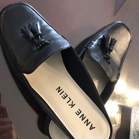 Anne Klein, flat mules, size 9 1/2 - Picture 2 of 2